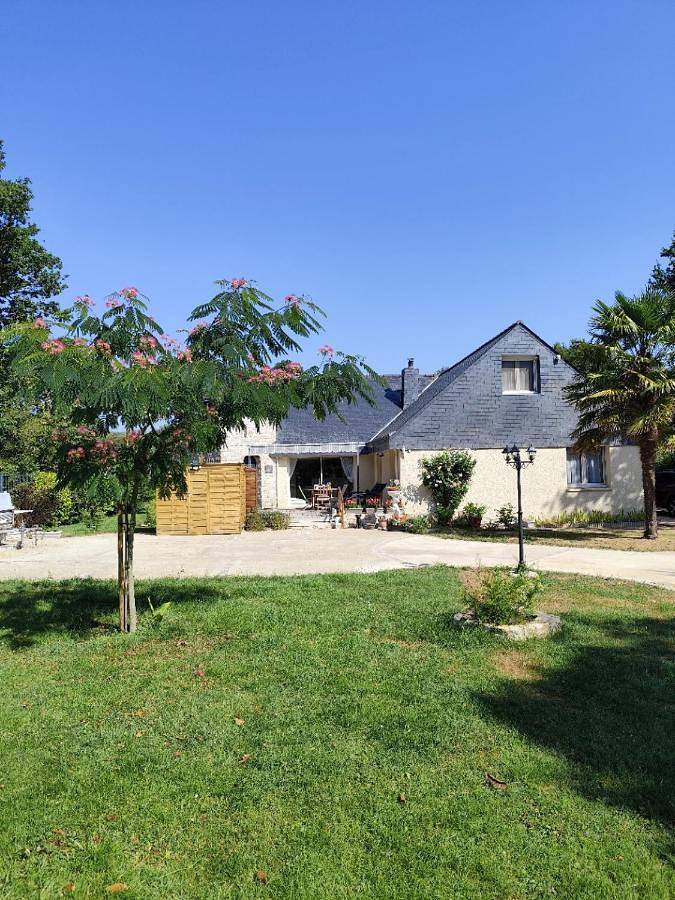 Chambre d’hôte pour 2 personnes, avec Balcon et Vue à Plumergat