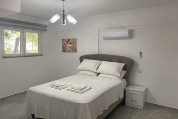 Villa for 10 People in Ölüdeniz, Muğla Province, Photo 2