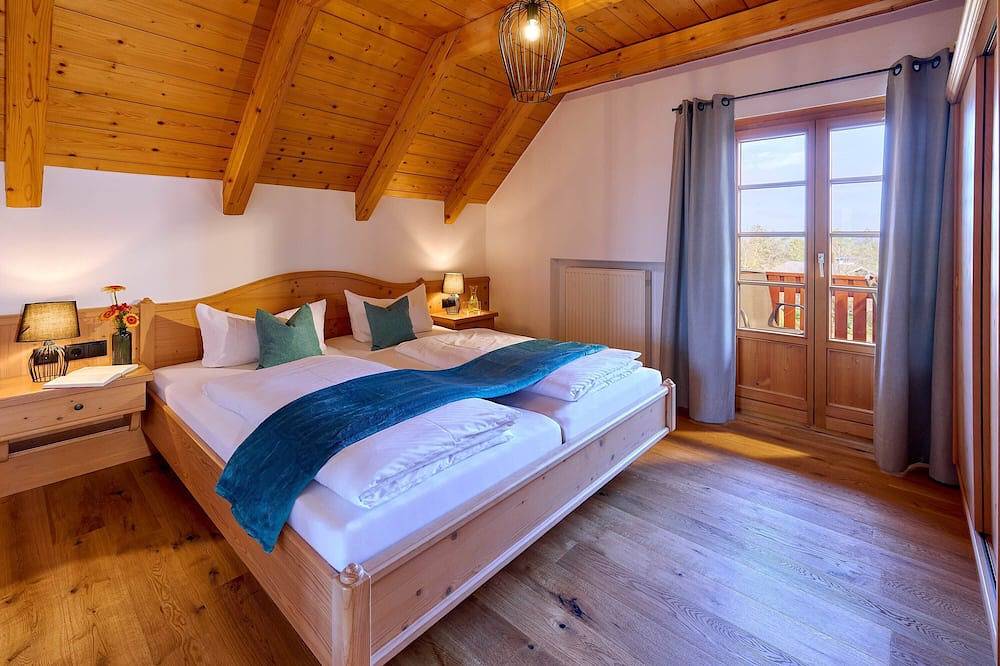 Ganze Wohnung, Ferienwohnung Schlüsselblume, bis 4 Personen, Dachgeschoss, 65 qm in Waging am See, Rupertiwinkel