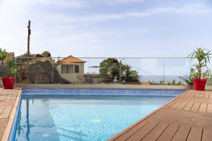 Location de vacances pour 6 personnes, avec terrasse et piscine à Ponta do Sol - 3