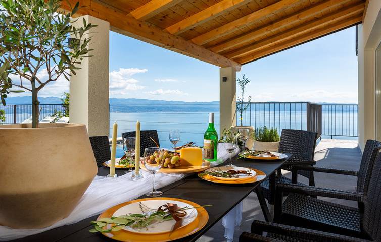 Villa für 8 Personen, mit Terrasse und Garten in Opatija Riviera - 2
