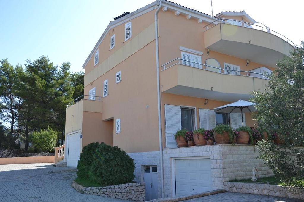 Ganze Wohnung, Studio Kodzoman No.2 with a balcony in Sibenik, Šibenik-Knin