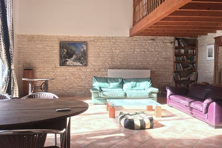 Grange Rénovée Vaste et Lumineuse in Saint-Hilaire-la-Palud, Région de Niort