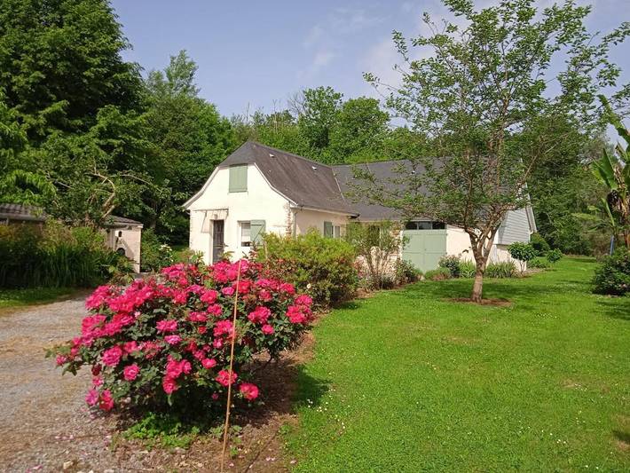 Location de vacances pour 6 personnes, avec jardin et vue à Ogeu-les-Bains - 3