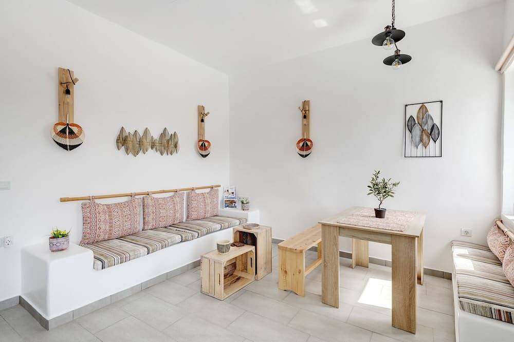 Endless Blue von Syros in Vari (Syros), Syros