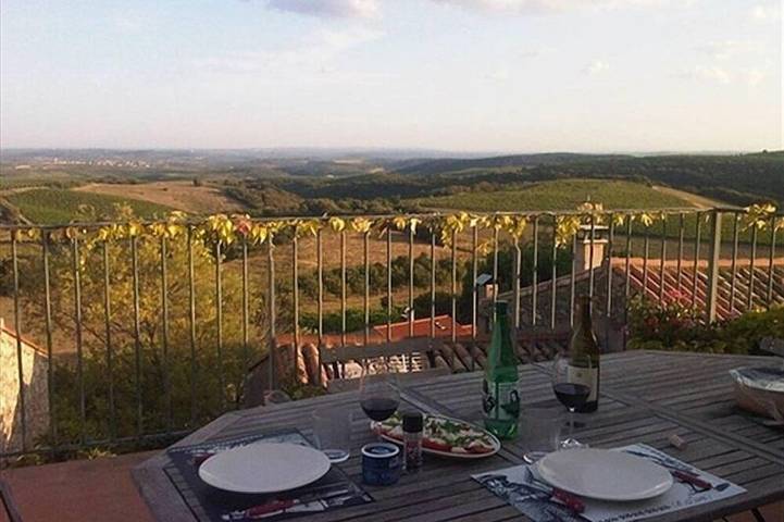 Location de vacances pour 7 personnes, avec jardin et terrasse à Caussiniojouls