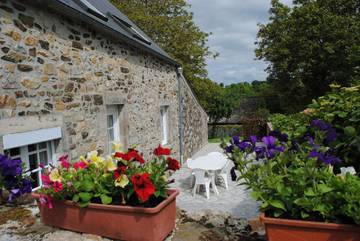 Gîte pour 5 personnes, avec jardin à Brix