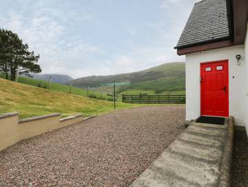Log Cabin for 6 People in Loch Eil, Scotland, Photo 2