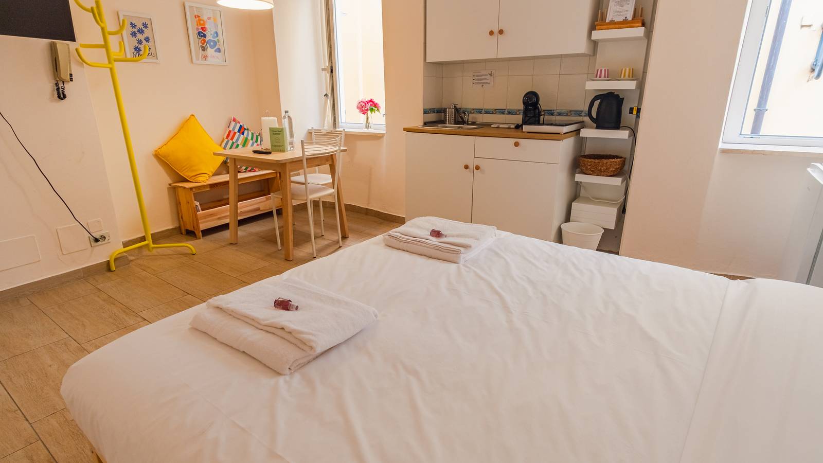 Ganze Wohnung, Ferienwohnung für 2 Personen in Desenzano del Garda, Gardasee-Berge