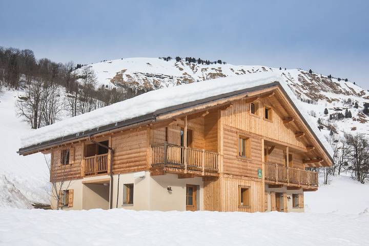 Chalet 'Evasion - 6 Personnes' avec vue sur la montagne, terrasse privée et Wi-Fi in Hauteluce, Région d'Albertville