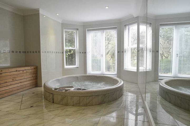 Holiday apartment for 6 people, with hot tub and garden as well as terrace and sauna - 1