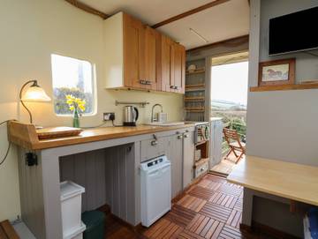 Hut for 2 People in Ceredigion, Mid-Wales, Photo 4