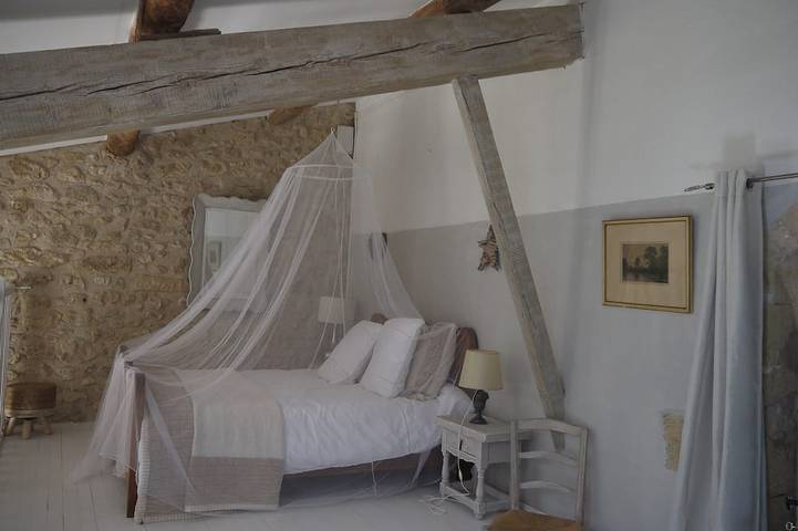 Location de vacances pour 4 personnes, avec terrasse et jardin à Ansouis