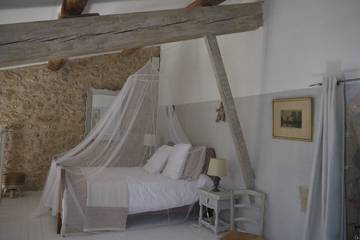 Gîte pour 4 personnes, avec jardin et terrasse à Ansouis