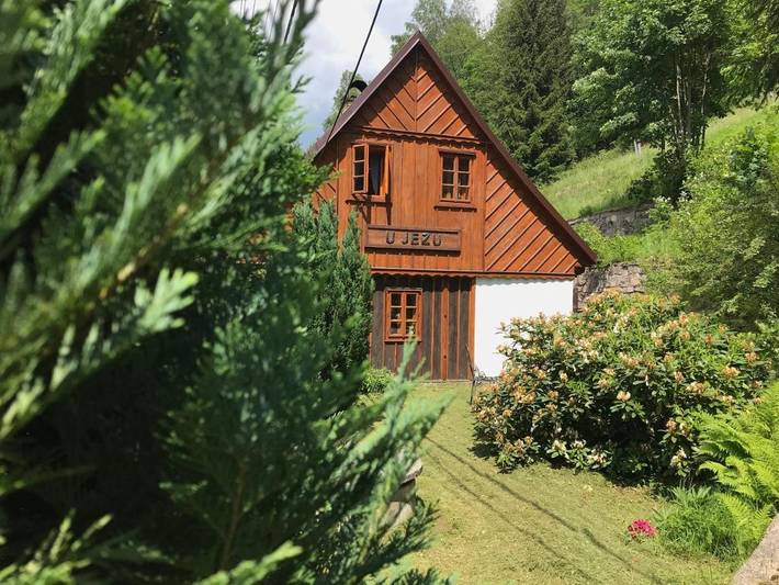 Ferienhaus für 8 Personen, mit Terrasse und Garten sowie Ausblick in Tanvald