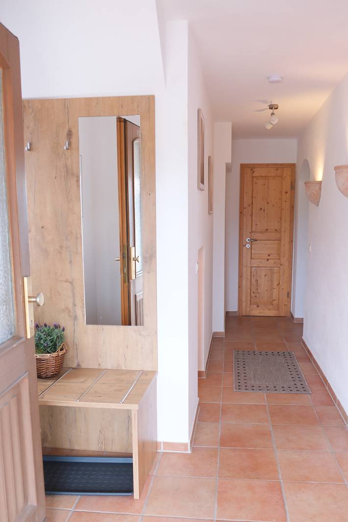 Ferienwohnung für 2 Personen, mit Terrasse und Balkon/Terrasse, kinderfreundlich in Grabenstätt - 3