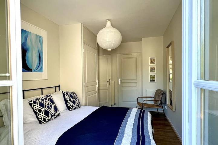 Gîte pour 4 personnes, avec terrasse ainsi que piscine et jardin à Semur-en-Auxois - 2