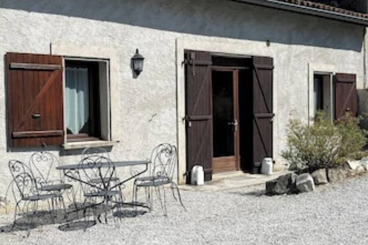 II Semi-detached cottage near the beach on the shores of Lake Saint Ferréol in Revel, Lauragais