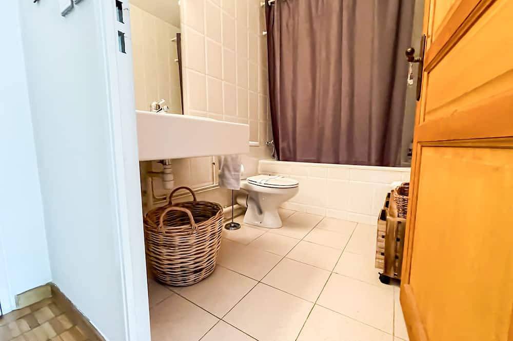 Entire apartment, Loft Serenitat Montana Park in Enveitg, Prades region