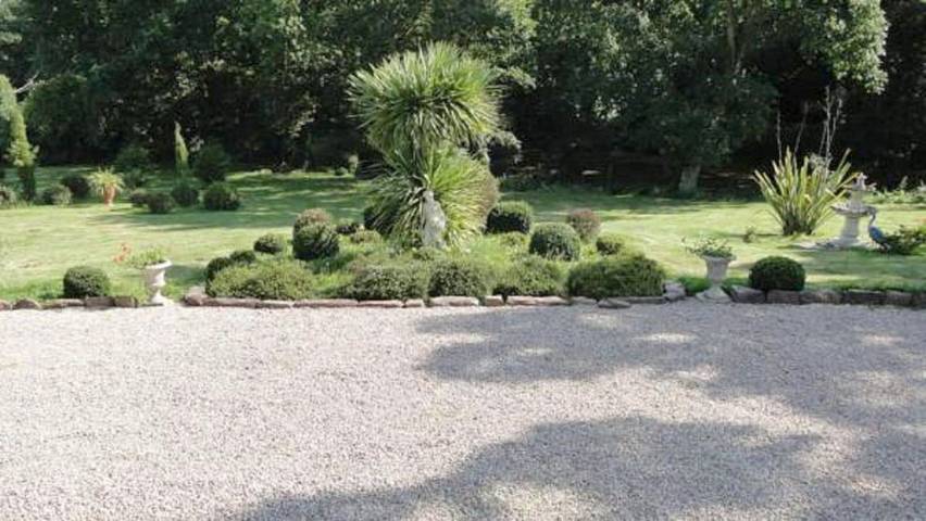 Chambre d’hôte pour 2 personnes, avec terrasse ainsi que vue et jardin à Montfort-sur-Meu - 2