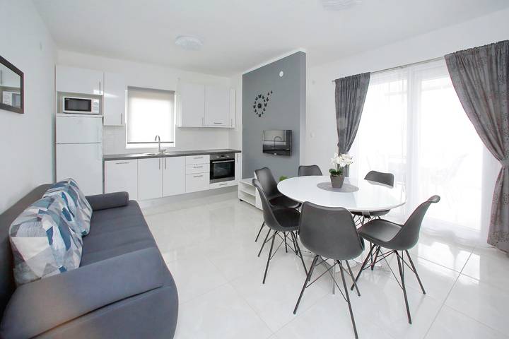 Ferienwohnung für 5 Personen, mit Balkon/Terrasse in Bibinje