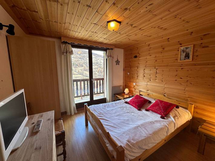 Appartement entier, Charmant appartement avec balcon exposé sud et parking à Vars in Vars (station de ski), Vars