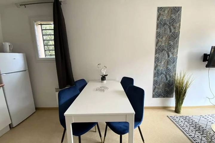 Gîte pour 5 personnes, avec balcon et piscine, animaux acceptés à Avène - 2