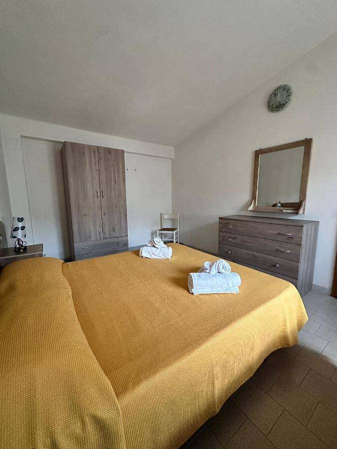 Parc de vacances pour 5 personnes, avec jardin ainsi que vue et piscine à Zambrone - 4
