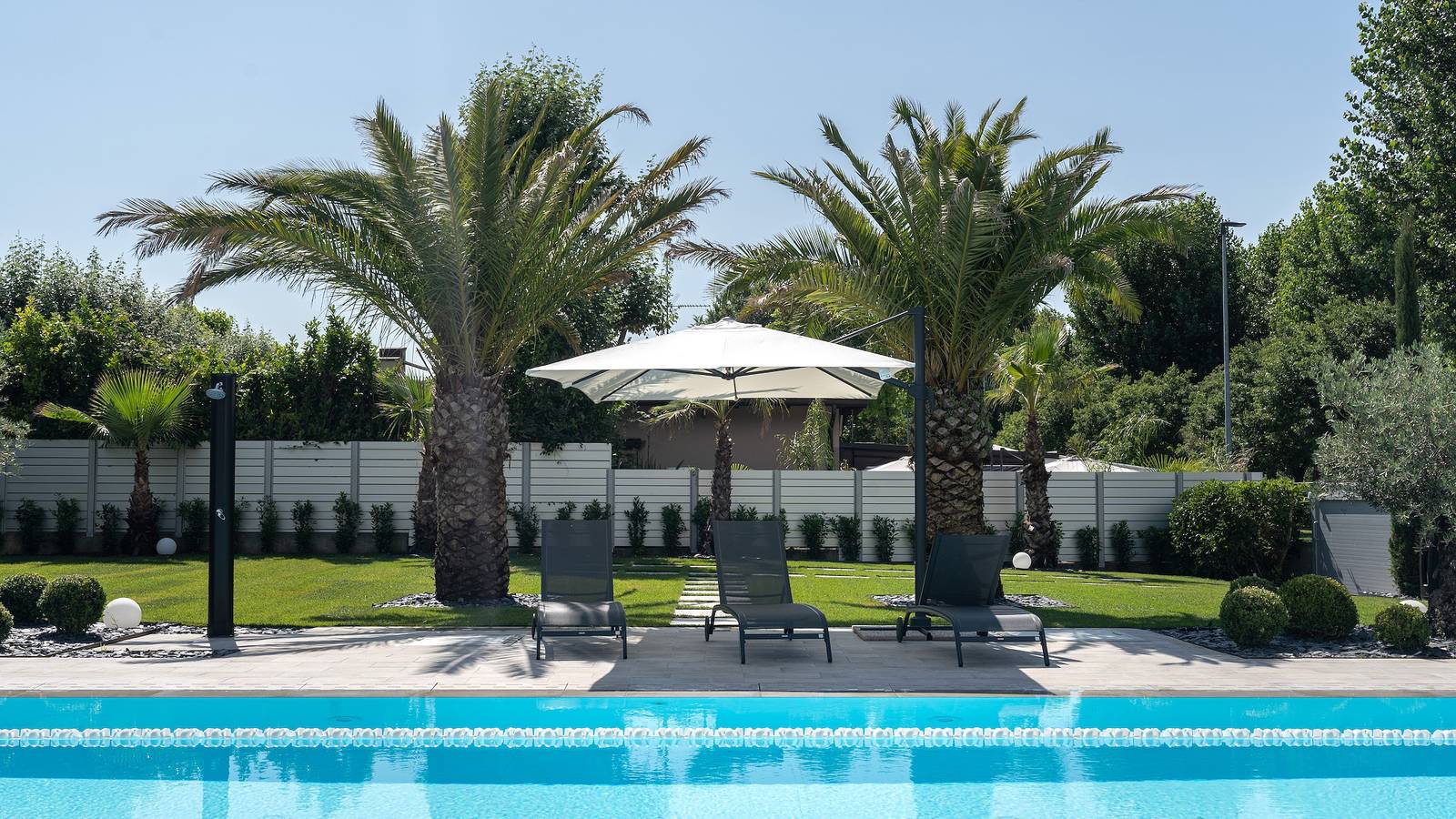 Villa „Sirmione fronte lago“ mit Seeblick, privatem beheiztem Pool und Wlan in Sirmione, Gardasee-Berge