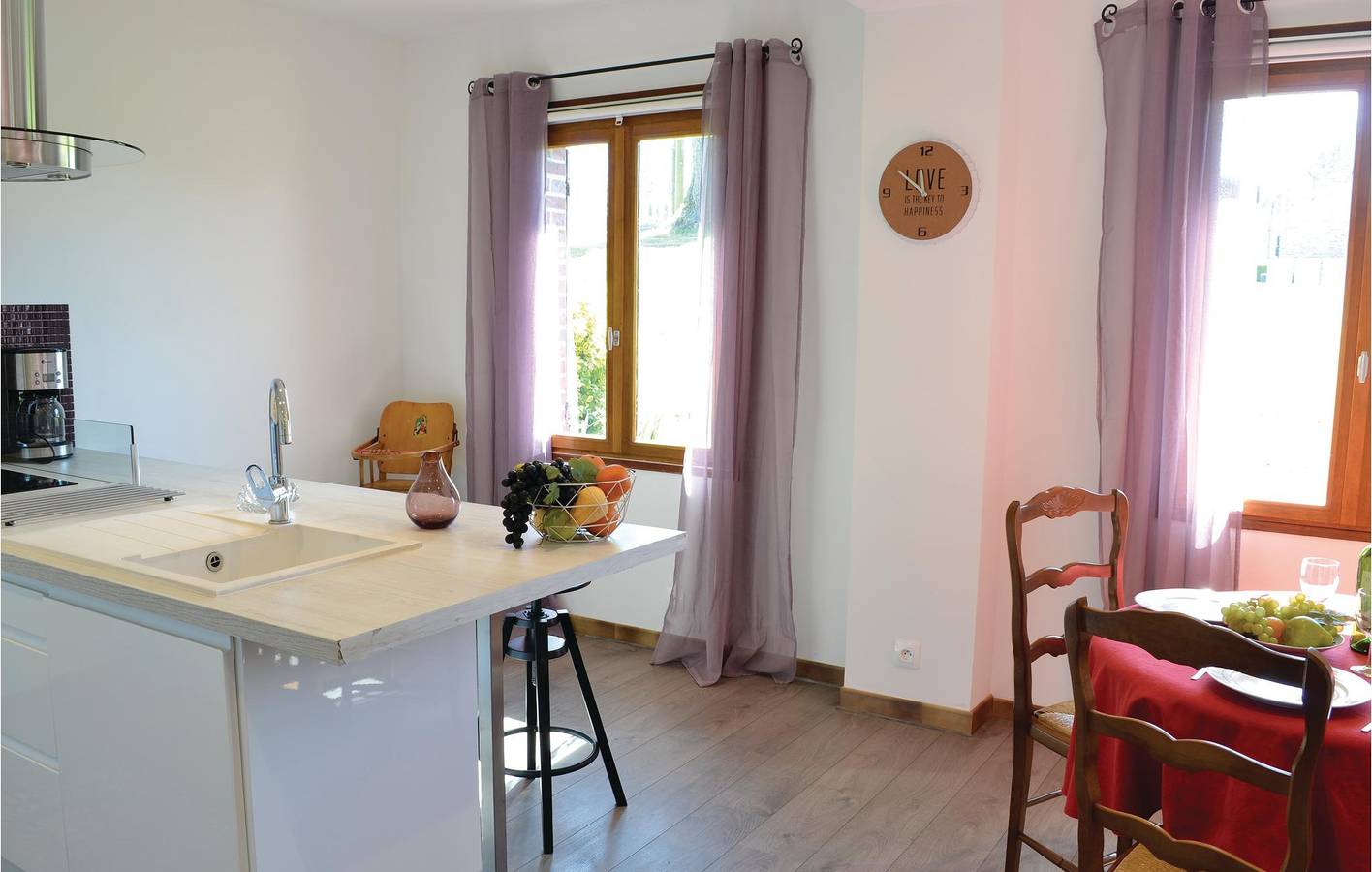 Appartement confortable près du centre Frise avec vue sur la rivière in Frise, Région de Péronne
