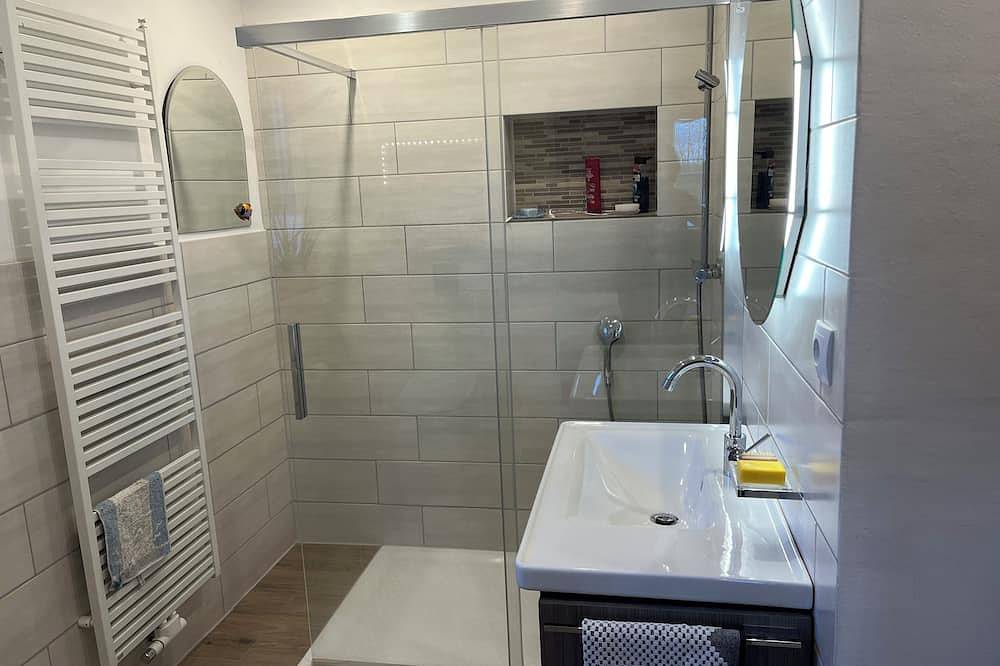 Ganze Wohnung, Zentral gelegene, ruhige Ferienwohnung mit Wintergarten und Blick auf die Werse in Sendenhorst, Kreis Warendorf