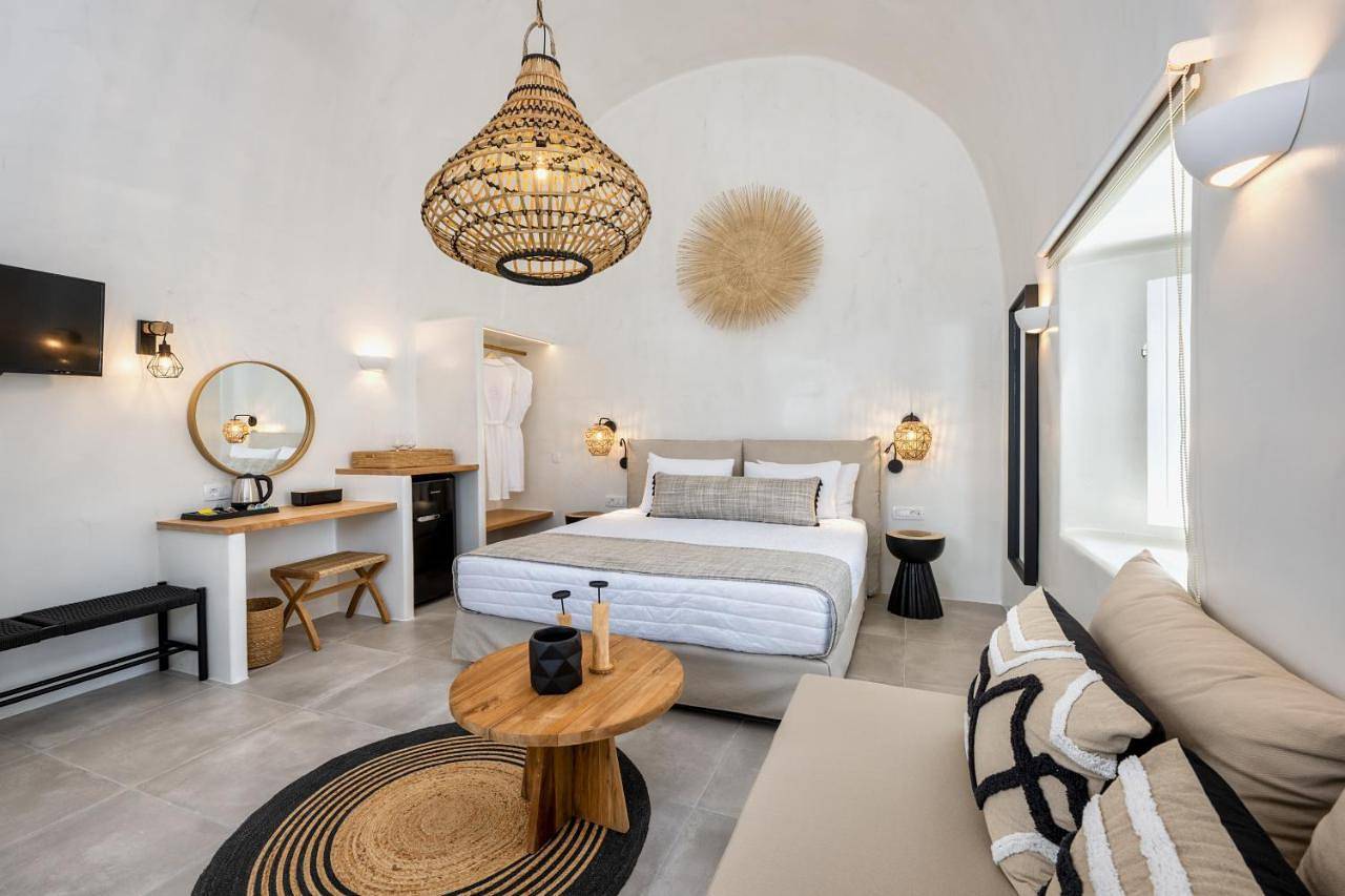 Hill Suites in Firostefani, Thera