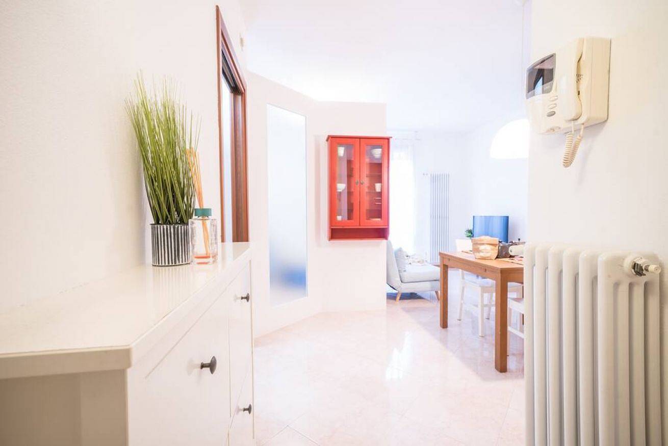 Appartement entier, Appartement de vacances pour 2 personnes in Desenzano del Garda, Montagnes autour du lac de Garde