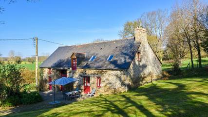 Location de vacances pour 6 personnes, avec jardin à La Boussac