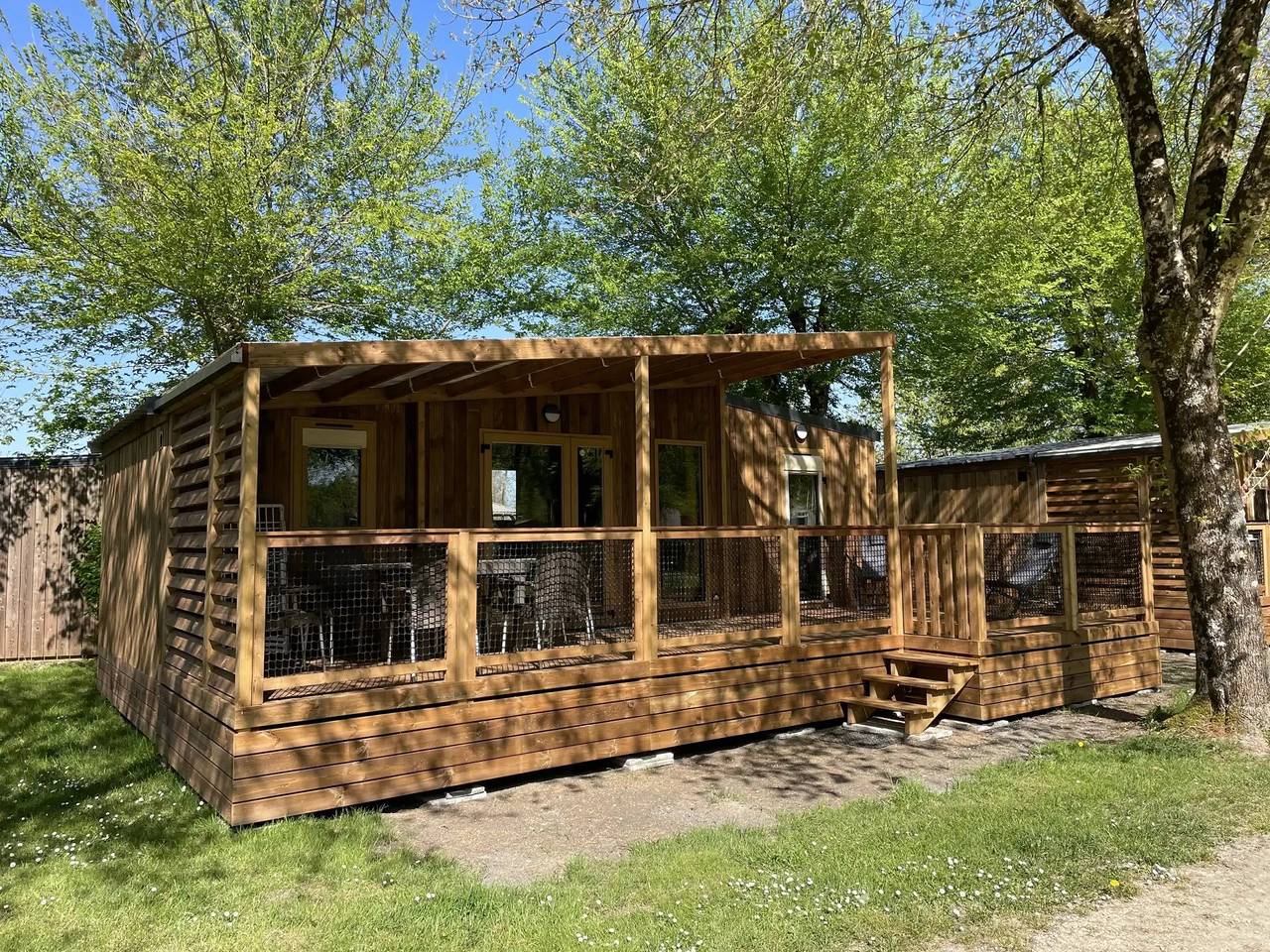 Zecamping 4 étoiles piscine chauffée tente Tv Lv Bbq 48m2 in Coulon, Région de Niort