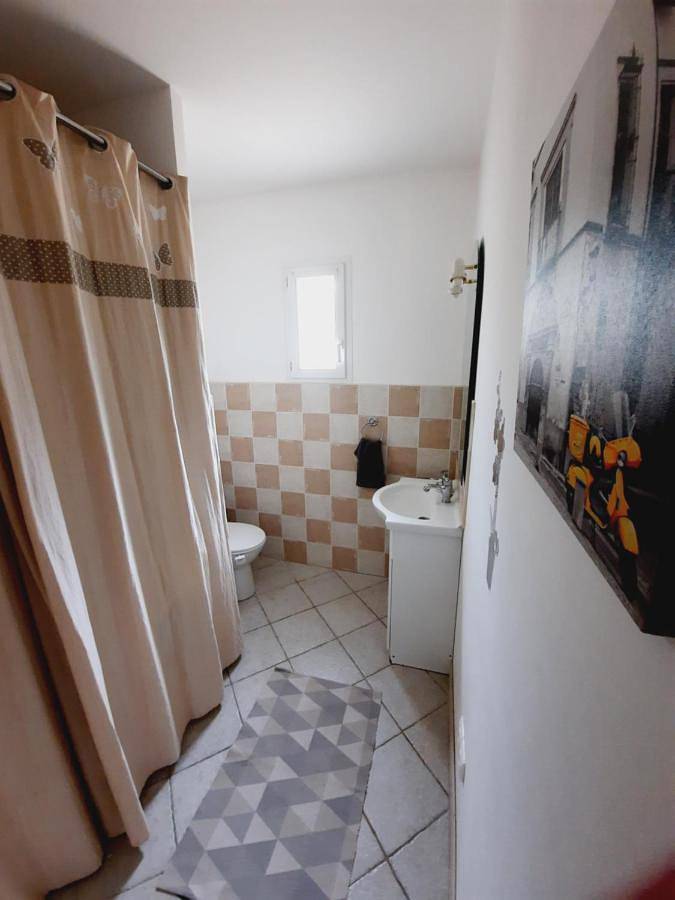 Location de vacances pour 8 personnes, avec vue ainsi que piscine et terrasse à Rousson - 4