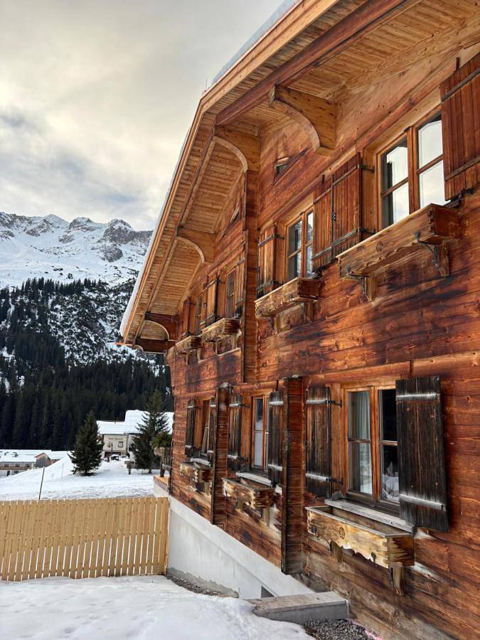 Vakantieappartement voor 4 personen, with terras and sauna as well as uitzicht in Lech