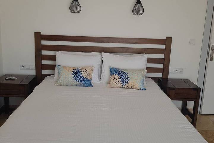 Ganze Wohnung, Lovely 2 bed 2 bath apartment semi private infinity pool and stunning sea views in Kaş, Provinz Antalya