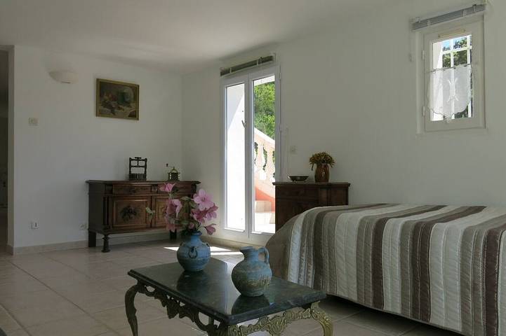 Gîte pour 2 personnes, avec jardin, animaux acceptés à Les Adrets-de-l'Estérel - 2