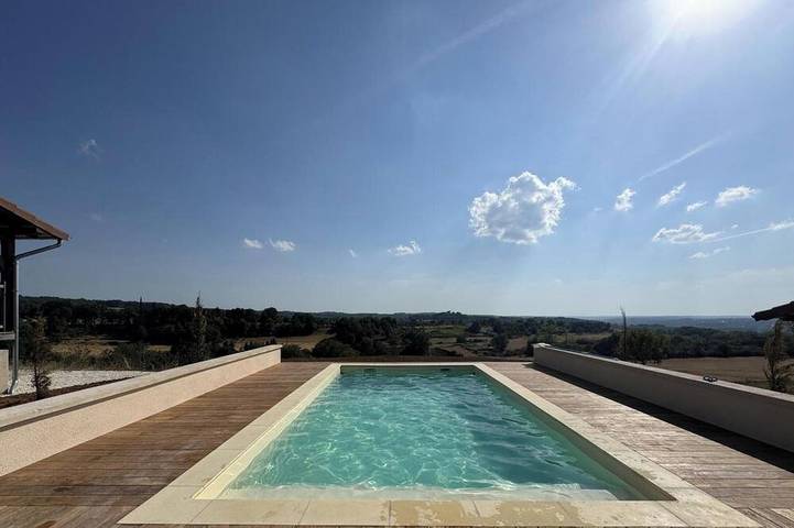 Gîte pour 6 personnes, avec Terrasse ainsi que Jardin et Piscine dans Preyssac-d'Excideuil
