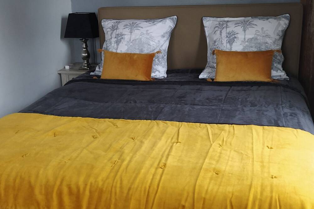 Appartement entier, 1 bedroom apartment in ã‰couen in Écouen, Val-d'Oise