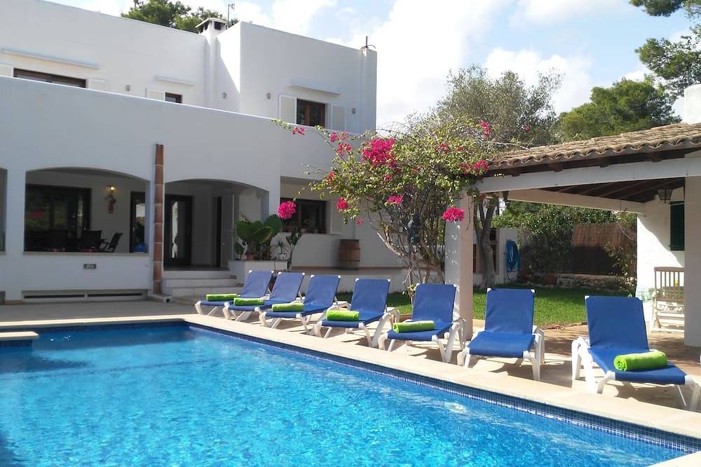 Villa for 8 People in Cala d'Or, Santanyí
