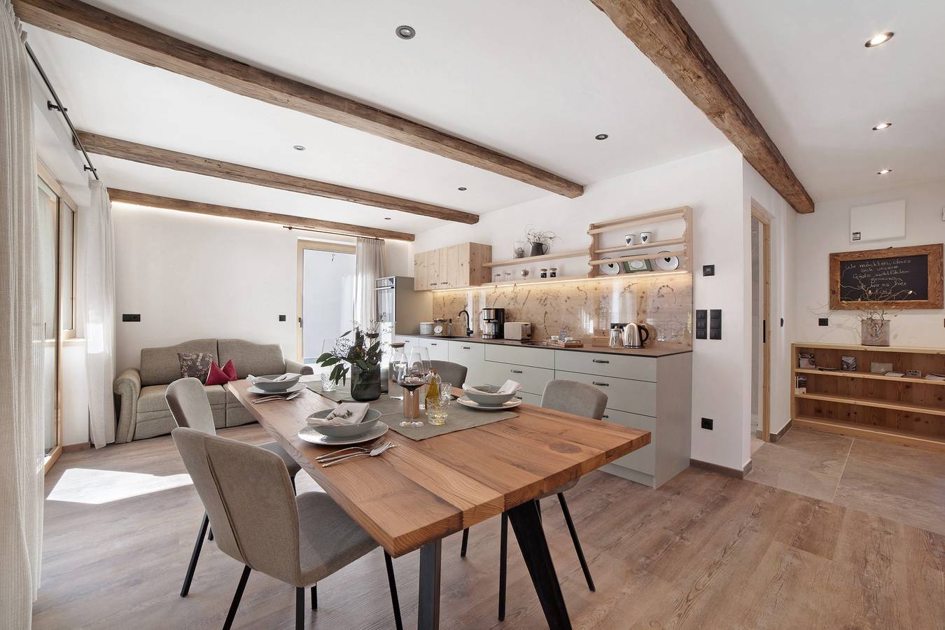 Ganze Wohnung, Ferienwohnung 'Heuglück' mit Bergblick, privater Terrasse und Wi-Fi in St. Martin in Passeier, Texelgruppe