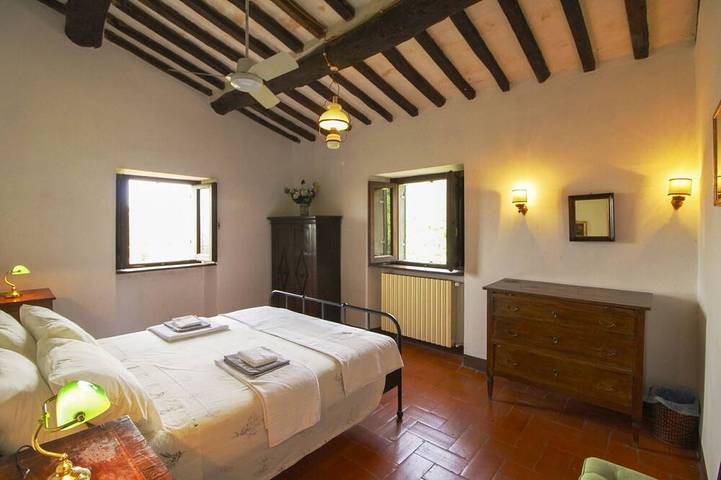 Schönes alleinstehendes Ferienhaus für 6 Gäste mit  W-Lan, privatem Pool und TV in Arezzo, Arezzo Provinz