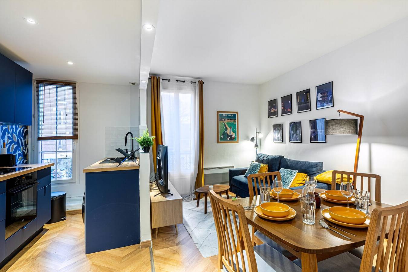 Appartement entier, Guestready - Apt coloré pour 4 à 30 min de Paris in Rosny-sous-Bois, Seine-Saint-Denis