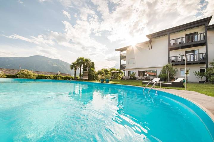 Hôtel pour 2 personnes, avec jardin et piscine ainsi que sauna et jacuzzi - 1