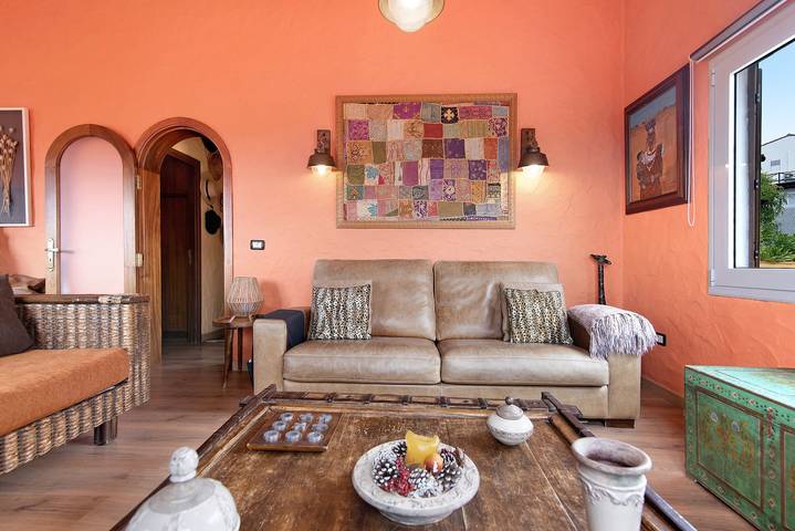Casa Los Jazmines con piscina y jacuzzi.  Vistas al Mar, Wi-Fi y Aire Acondicionado in La Suerte (Canary Island), Agaete
