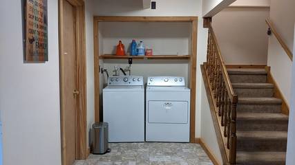 Log Cabin for 15 Guests in Lehman Township, Pike County, Picture 4