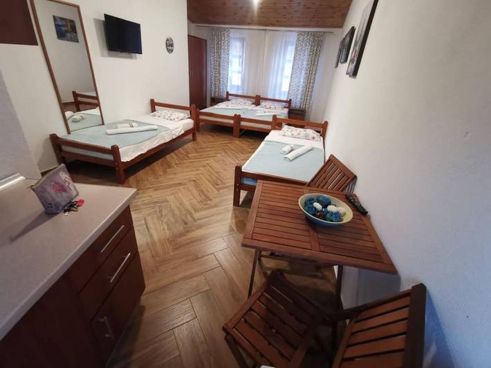 Maison d’hôte pour 5 personnes, avec terrasse et vue dans Bar - 2