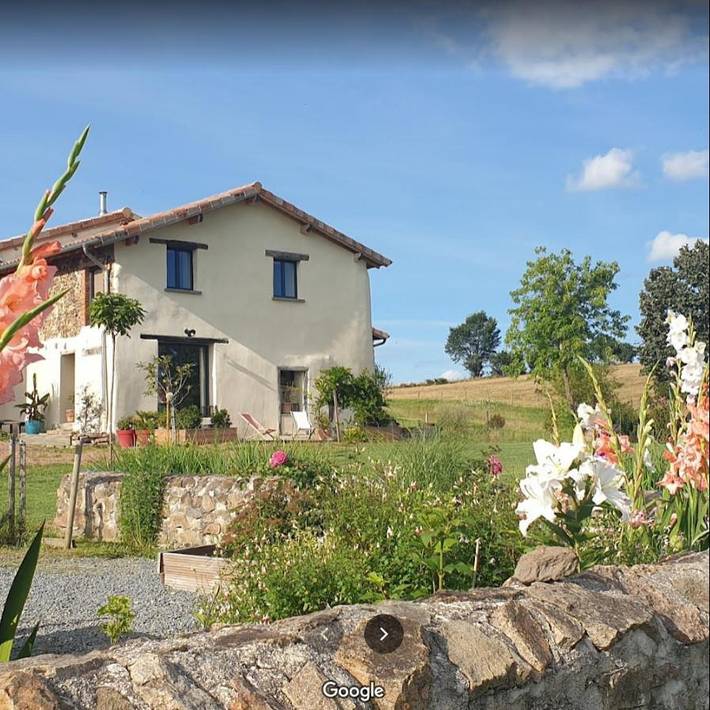 Location de vacances pour 6 personnes, avec Jacuzzi et Terrasse ainsi que Jardin et Sauna dans Lay